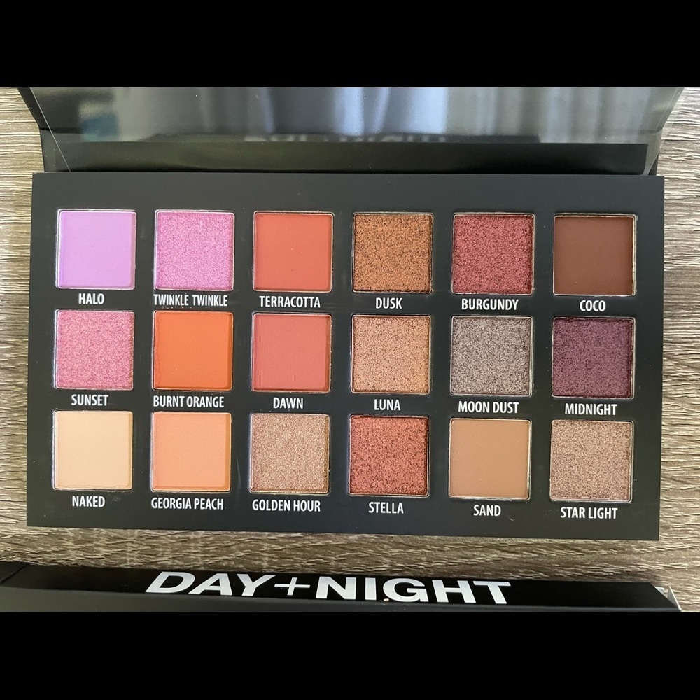 KAB Day + Night Eyeshadow Palette